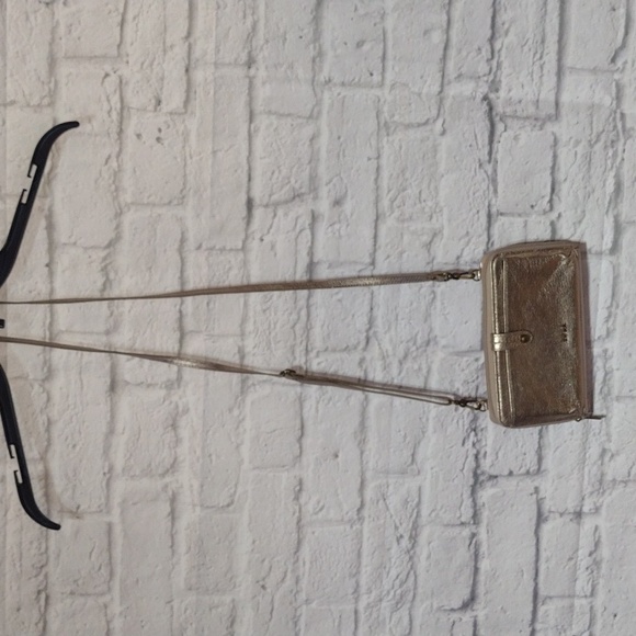 The Sak Gold Women's Phone/Wallet/Cross Bag Pre-loved - Picture 5 of 9